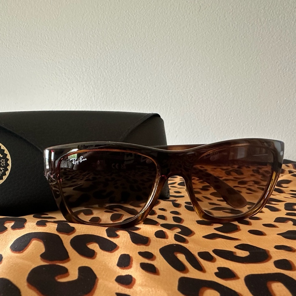 Ray-Ban 53 mm Wayfarer Sunglasses